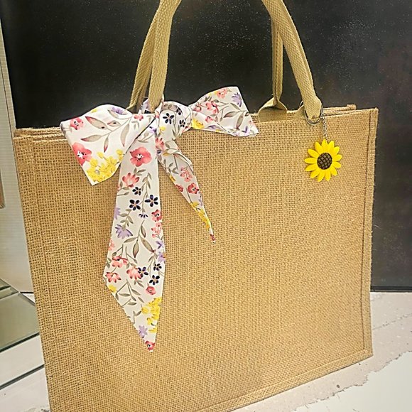 Free Give Away Sunflower Key Chain With Purchase Of Bag & Scarf! - Picture 15 of 15